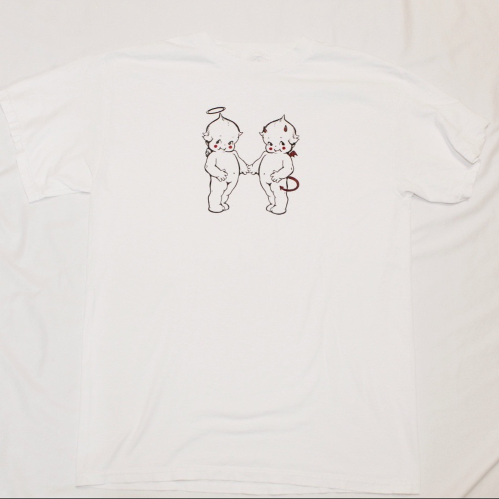 Brandy Melville / J Galt Tee

SIZE: one size